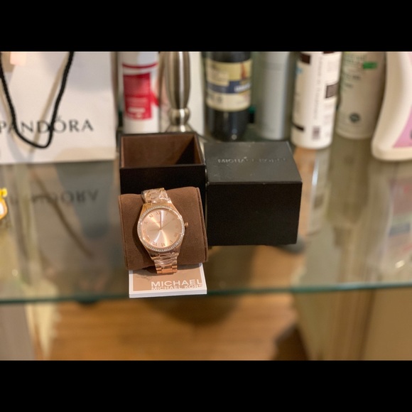 Michael Kors Watch MK-3245 - Picture 3 of 5